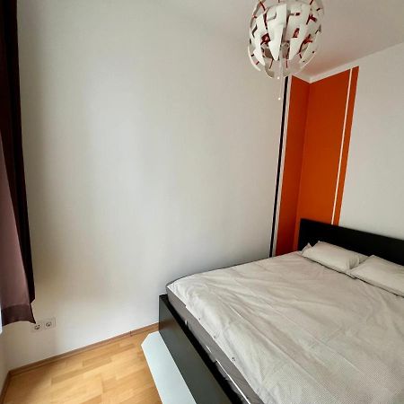 וינה Cozy 2-Room Apartment מראה חיצוני תמונה