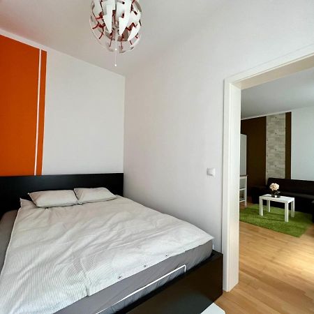 וינה Cozy 2-Room Apartment מראה חיצוני תמונה