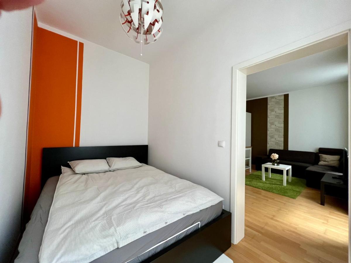 וינה Cozy 2-Room Apartment מראה חיצוני תמונה